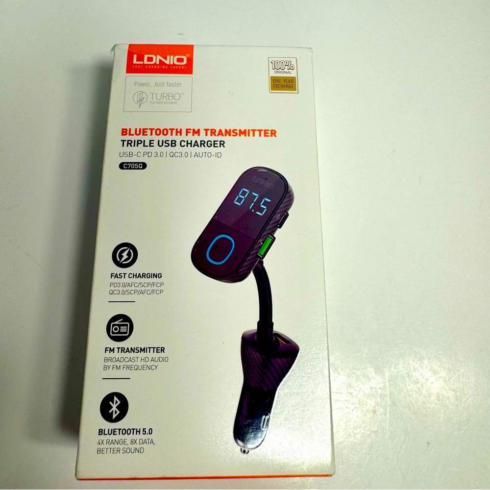 NWT. Ldnio C705Q Bluetooth FM Transmitter car adapter
TRIPLE USB CHARGER